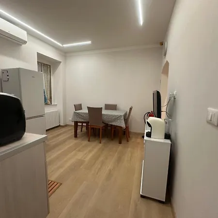 Apartment Dietro L'angolo *