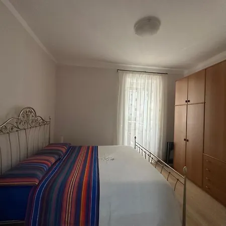 Dietro L'angolo